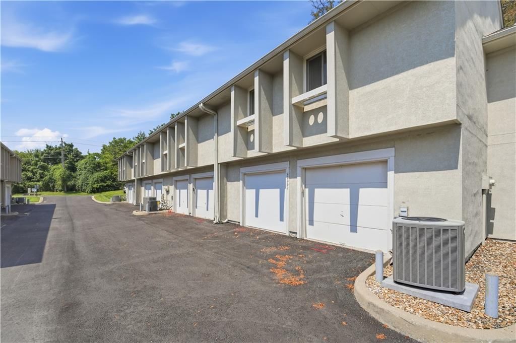 10991 Gillette Street — photo 33