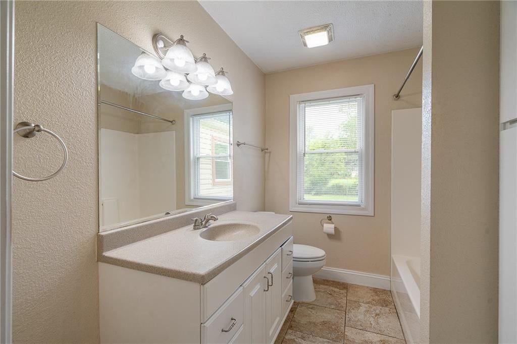 329 E 12th Street — photo 12