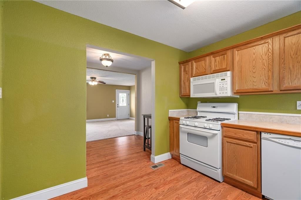 329 E 12th Street — photo 18