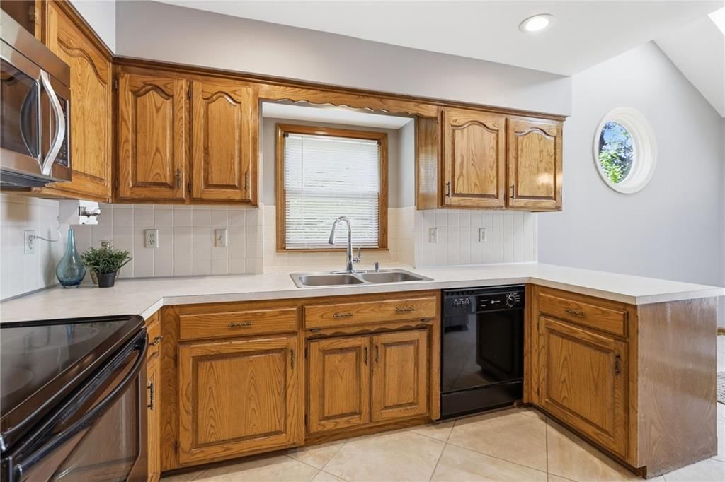 15295 Newton Drive — photo 14