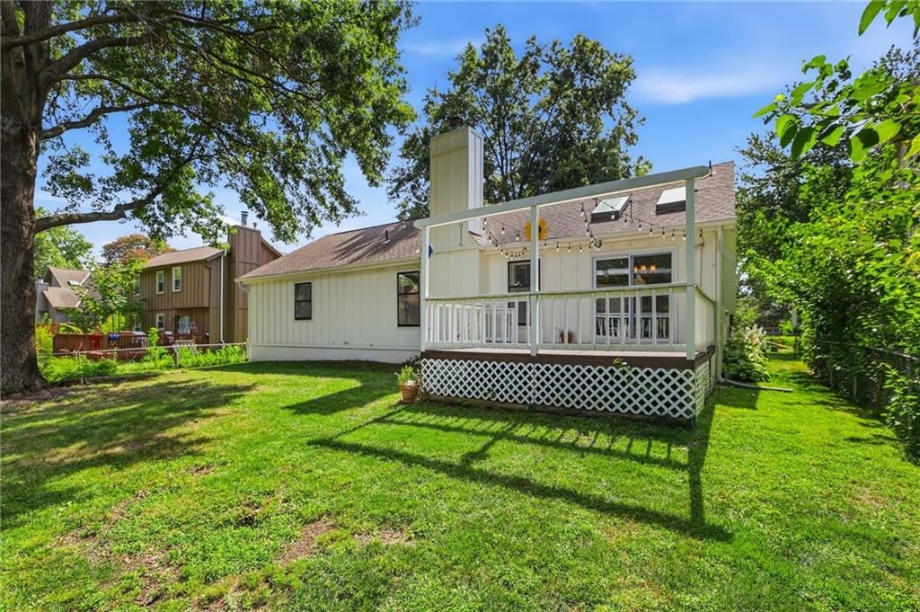 15295 Newton Drive — photo 35