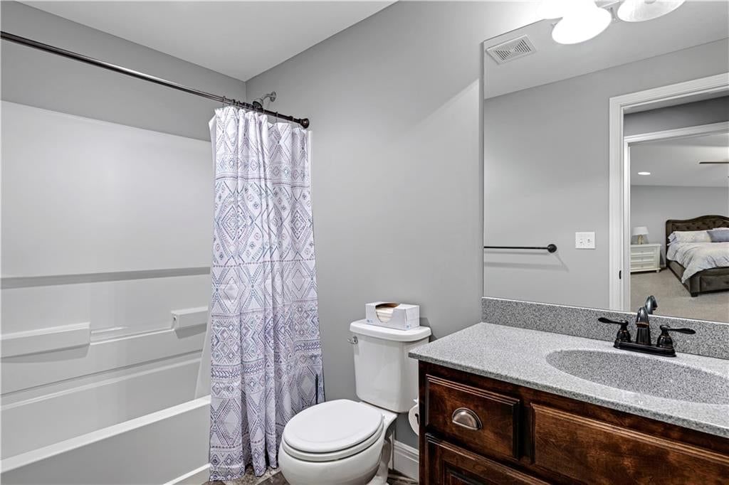 15704 Bond Street — photo 45