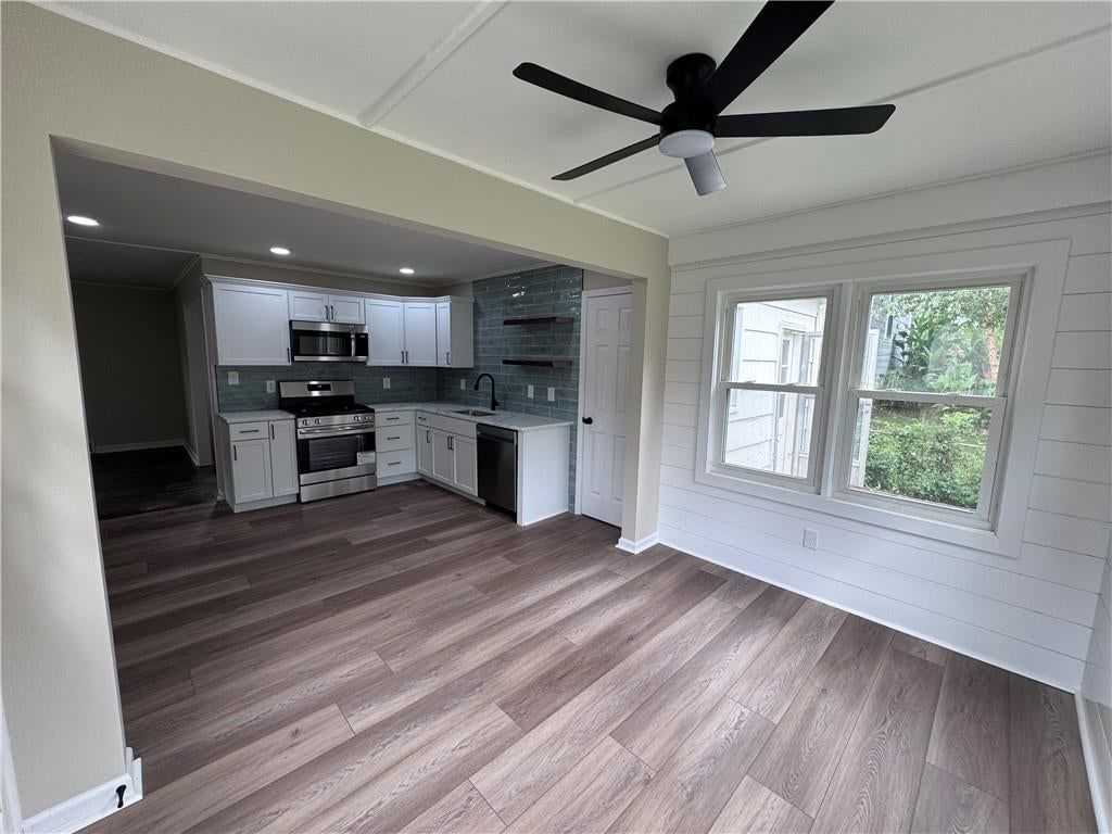 Photo 7 of 29 - 6437 Craig Street, Merriam, KS 66202