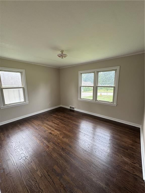 Photo 12 of 29 - 6437 Craig Street, Merriam, KS 66202