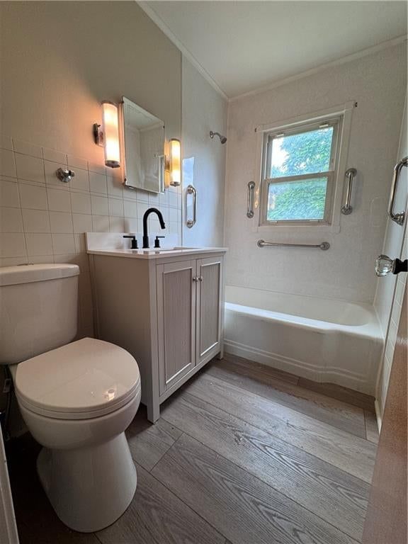 Photo 15 of 29 - 6437 Craig Street, Merriam, KS 66202