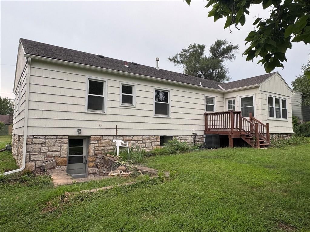 Photo 26 of 29 - 6437 Craig Street, Merriam, KS 66202