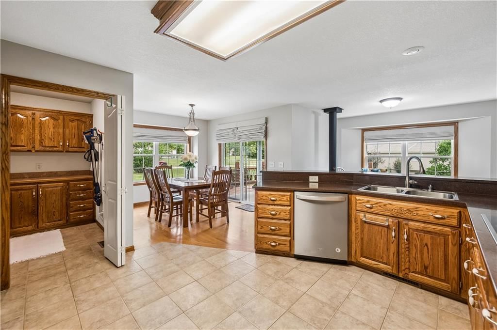 Photo 6 of 37 - 1707 Lynn Road, Excelsior Springs, MO 64024