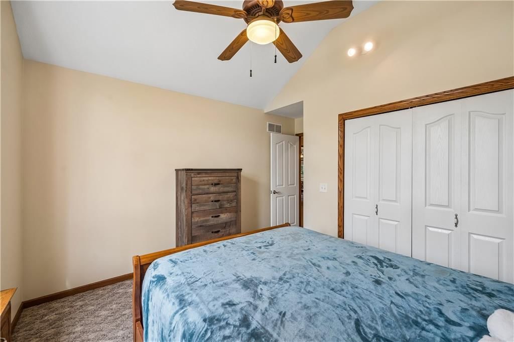 Photo 20 of 37 - 1707 Lynn Road, Excelsior Springs, MO 64024