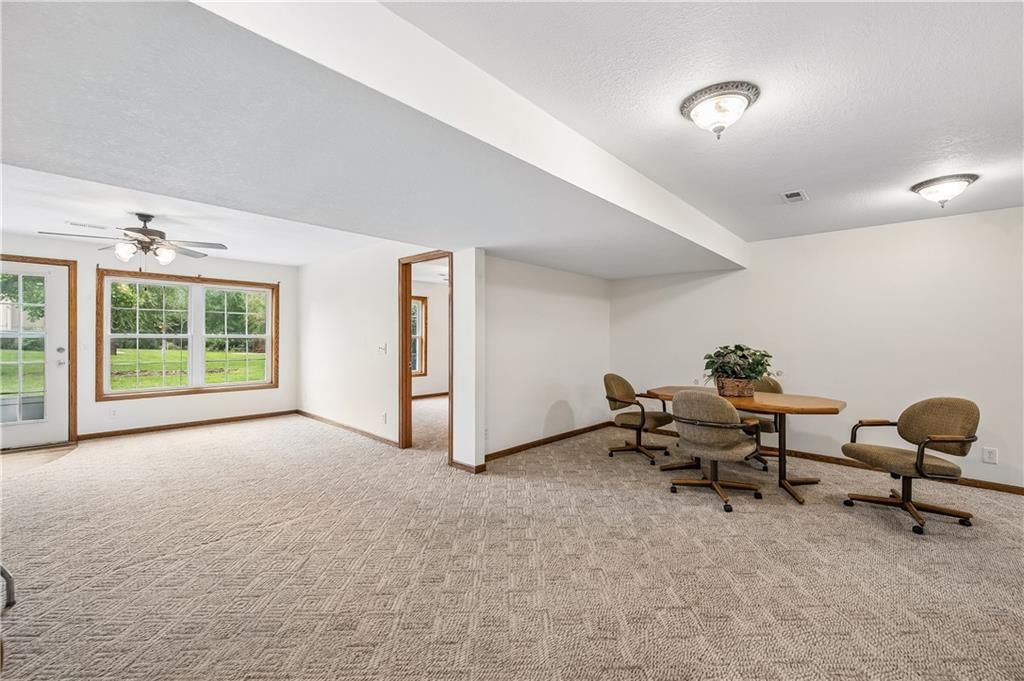 Photo 24 of 37 - 1707 Lynn Road, Excelsior Springs, MO 64024