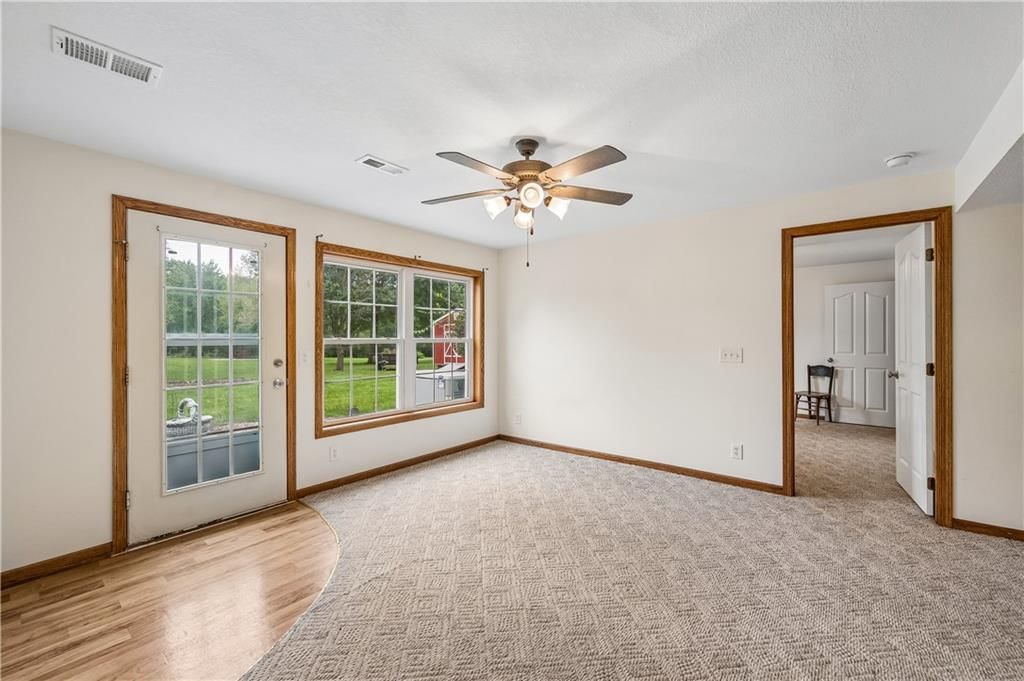 Photo 25 of 37 - 1707 Lynn Road, Excelsior Springs, MO 64024