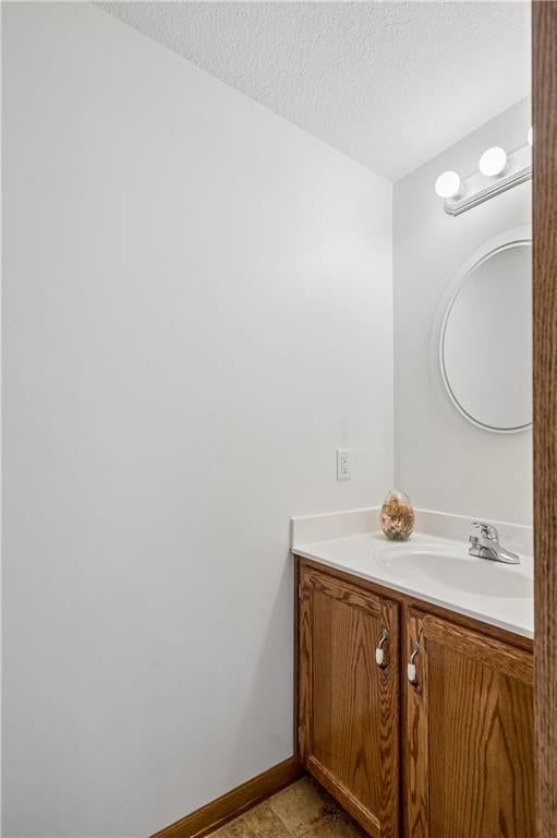 Photo 31 of 37 - 1707 Lynn Road, Excelsior Springs, MO 64024