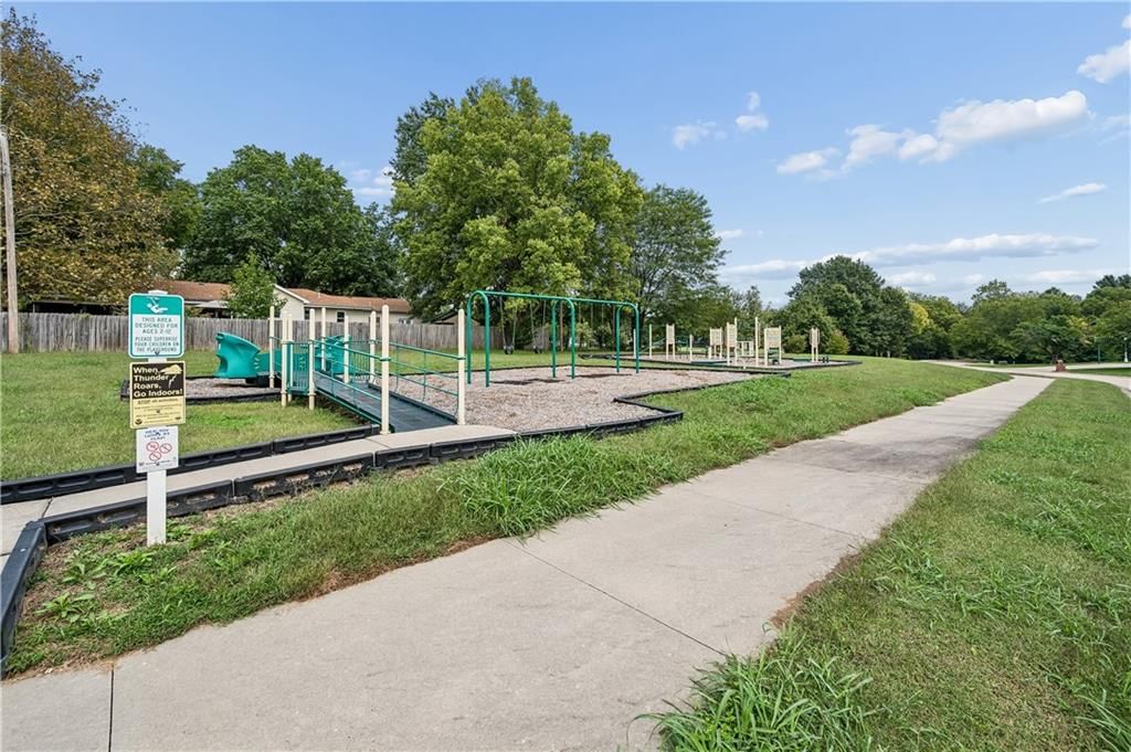 Photo 37 of 37 - 1707 Lynn Road, Excelsior Springs, MO 64024
