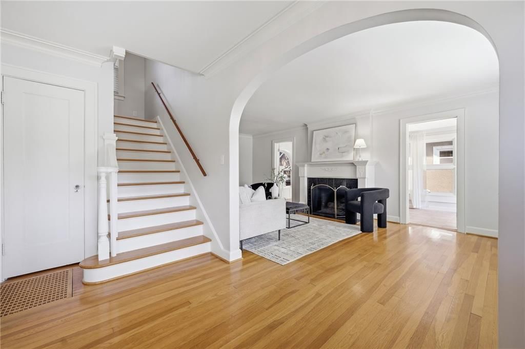 1020 W 71st Terrace — photo 5