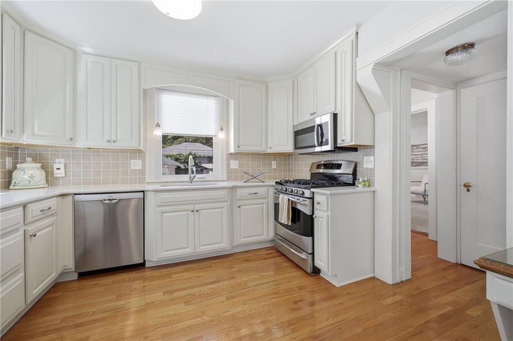 1020 W 71st Terrace — photo 13