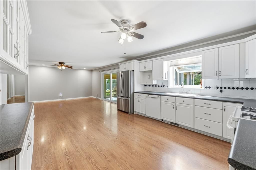 Photo 17 of 59 - 605 W 96th Street, Kansas City, MO 64114