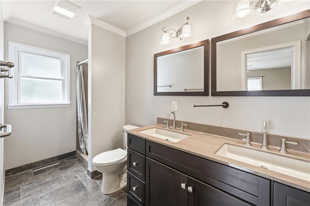 Photo 24 of 59 - 605 W 96th Street, Kansas City, MO 64114