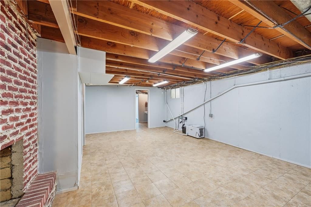 Photo 35 of 59 - 605 W 96th Street, Kansas City, MO 64114