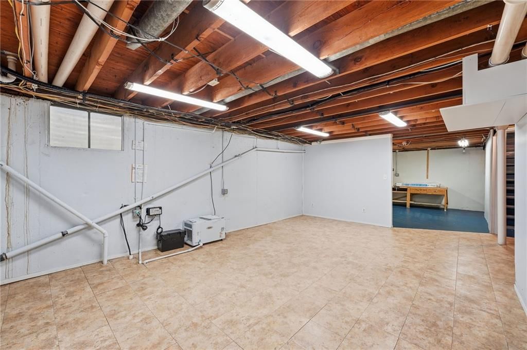 Photo 36 of 59 - 605 W 96th Street, Kansas City, MO 64114