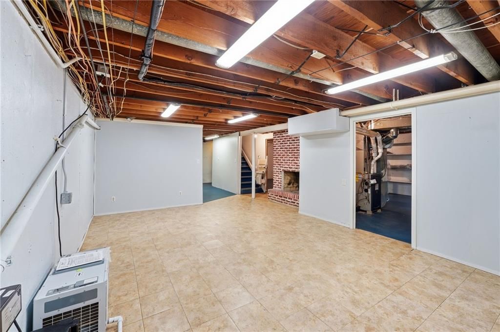 Photo 37 of 59 - 605 W 96th Street, Kansas City, MO 64114