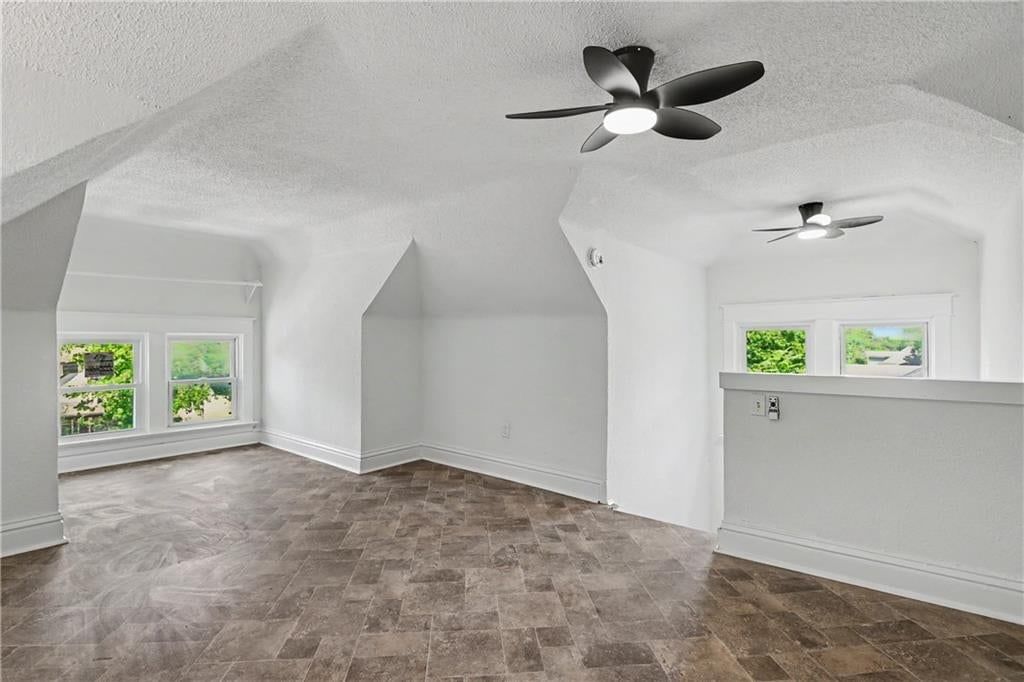 2531 Olive Street — photo 35