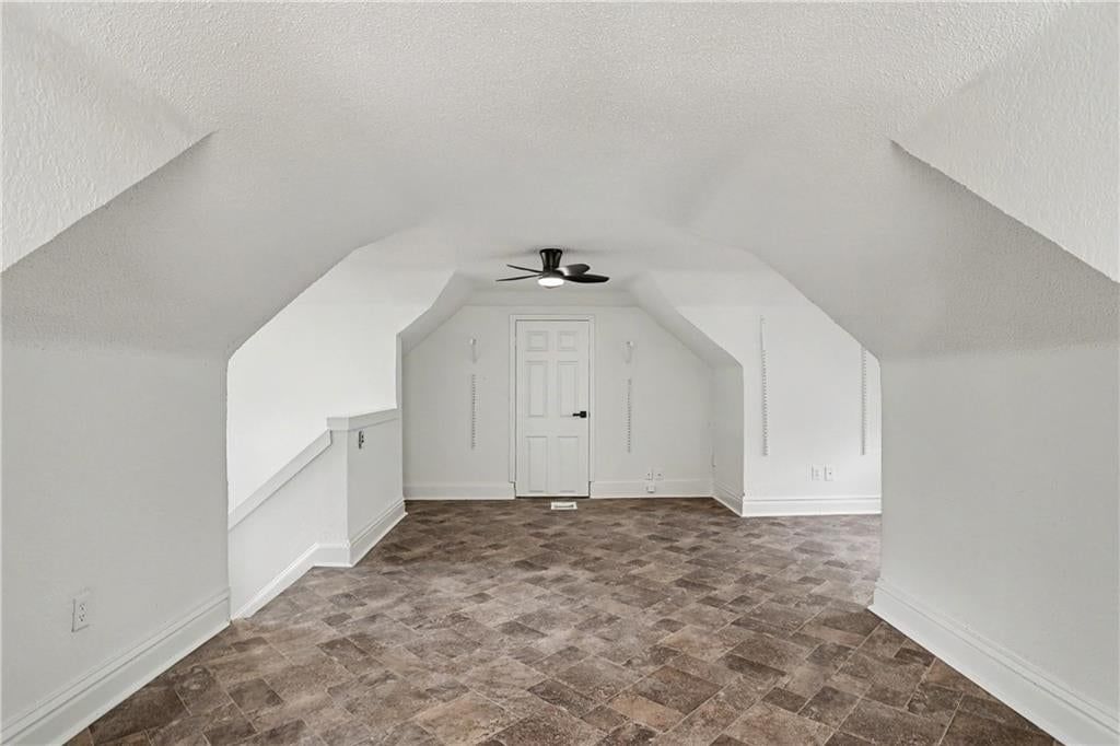 2531 Olive Street — photo 36