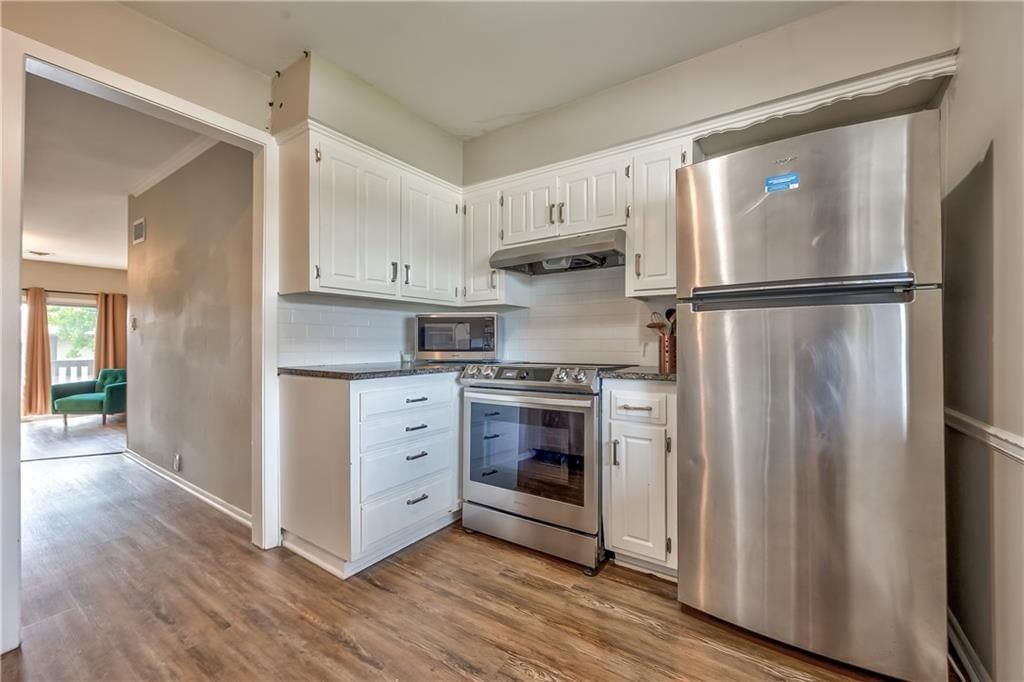 443 W 104 Street — photo 11