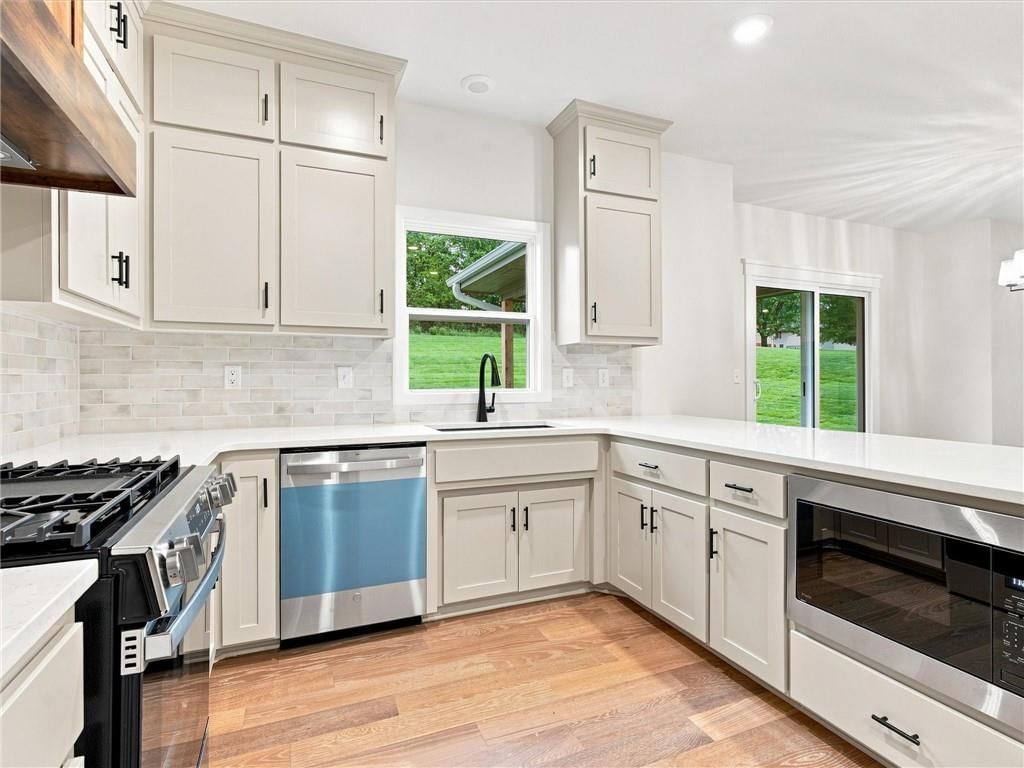 13522 Oakridge Drive — photo 9