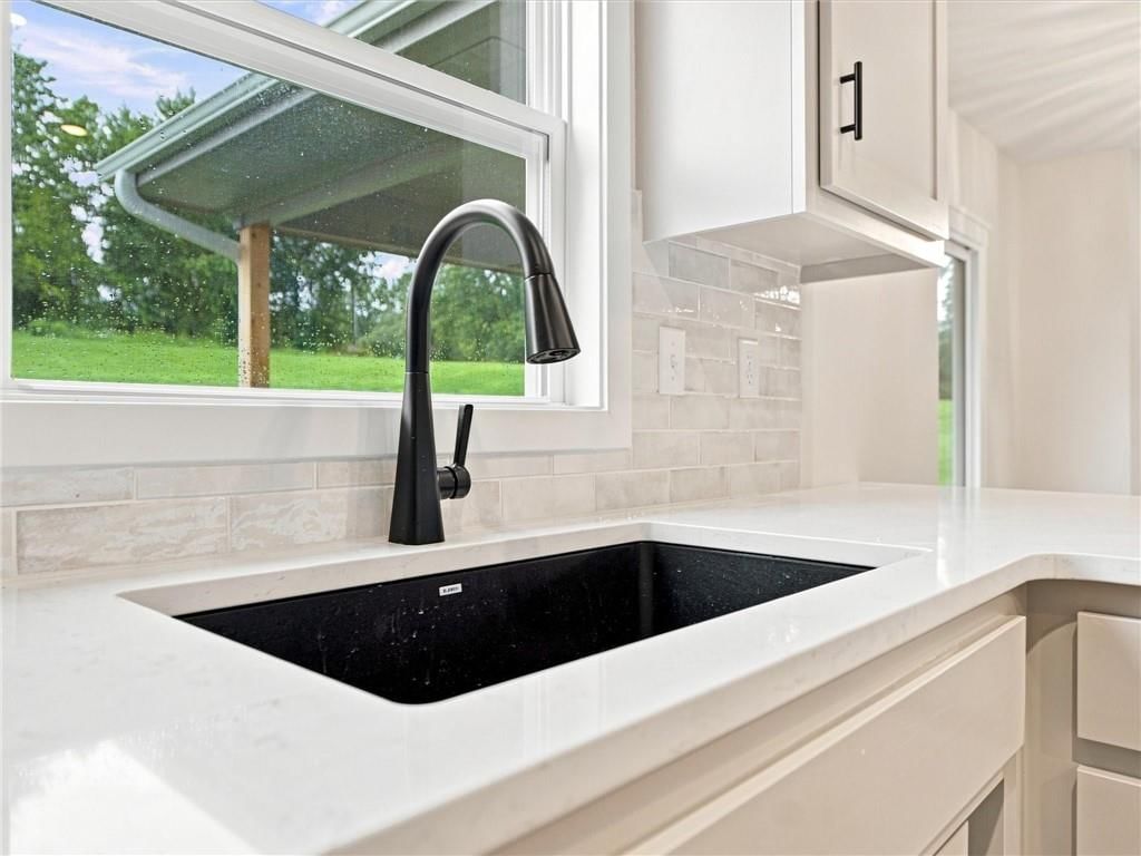 13522 Oakridge Drive — photo 10