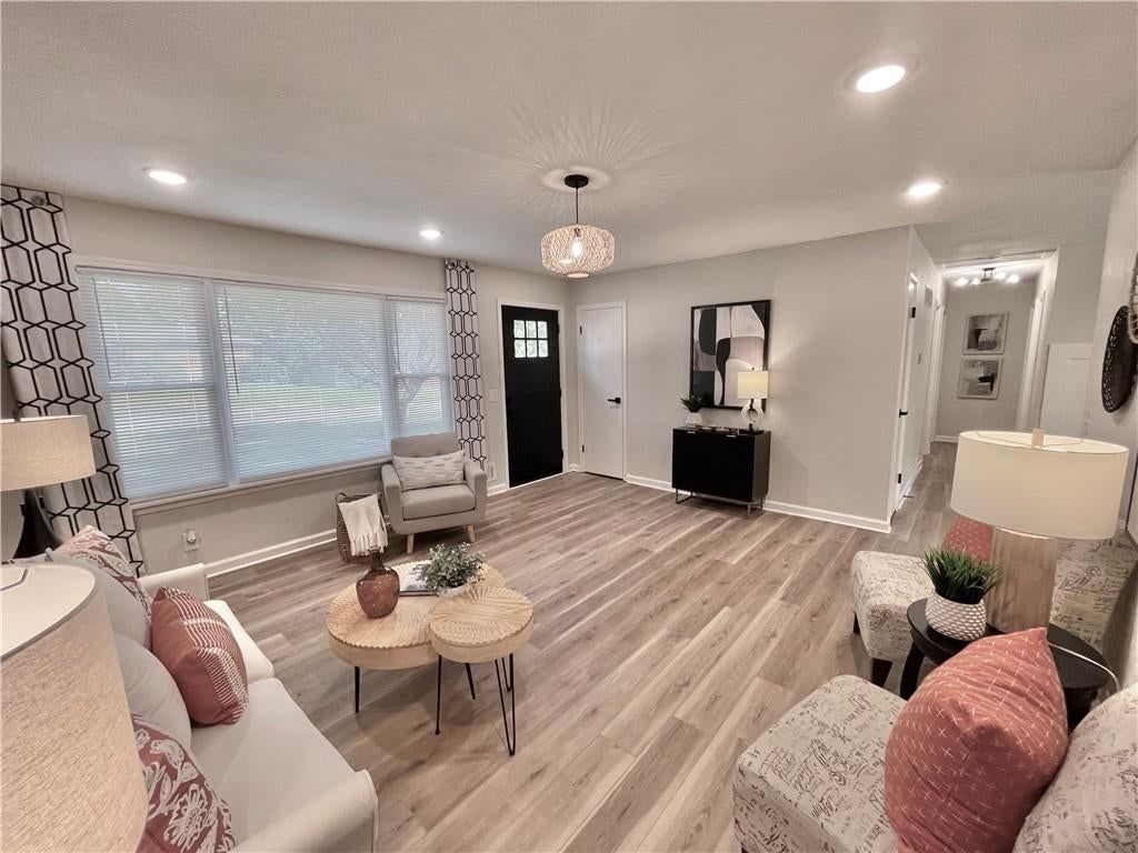 2512 Queen Ridge Drive — photo 3
