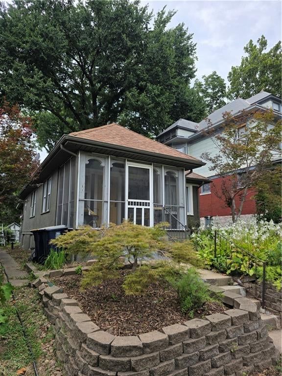 342 N oakley Avenue — photo 2