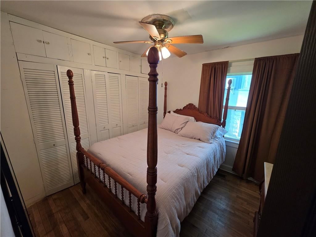 342 N oakley Avenue — photo 13