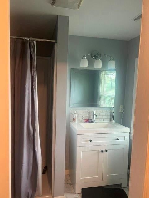Photo 9 of 31 - 109 NE 102 Terrace, Kansas City, MO 64155