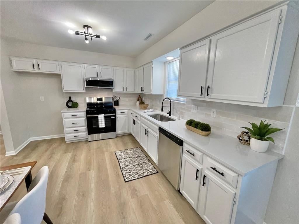 302 Gum Street — photo 8