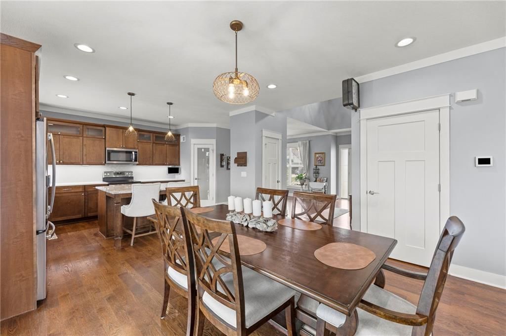 Photo 13 of 43 - 1800 Knoll Creek Lane, Raymore, MO 64083