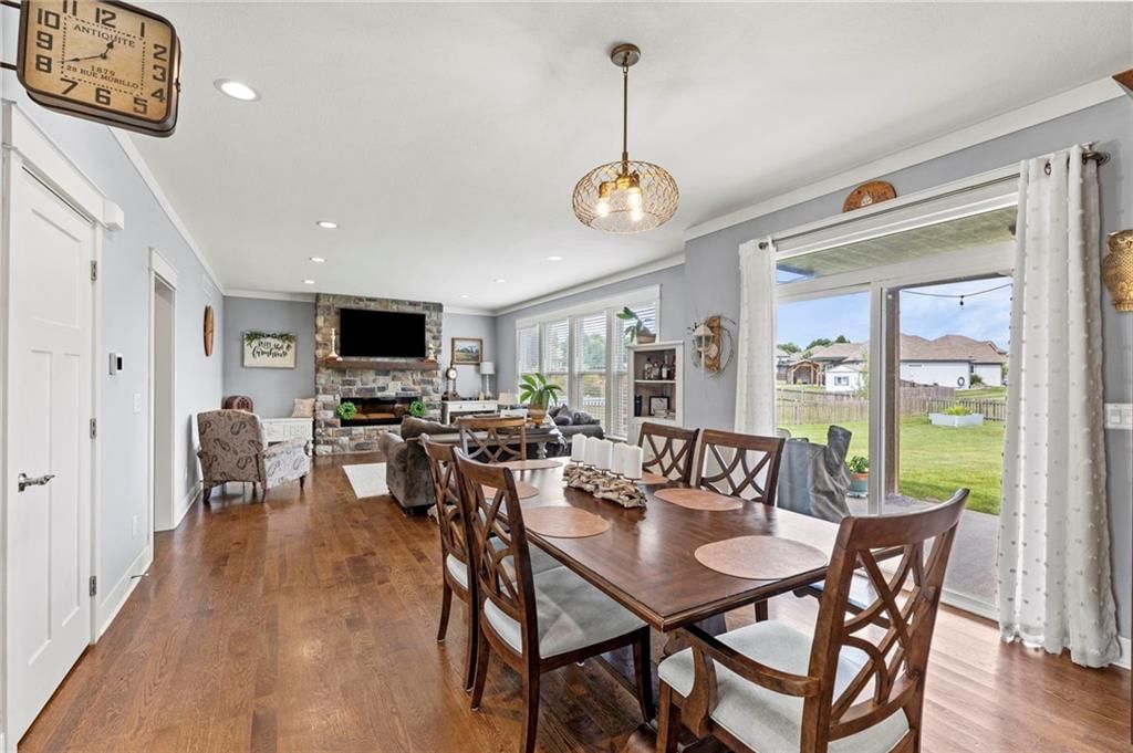 Photo 14 of 43 - 1800 Knoll Creek Lane, Raymore, MO 64083