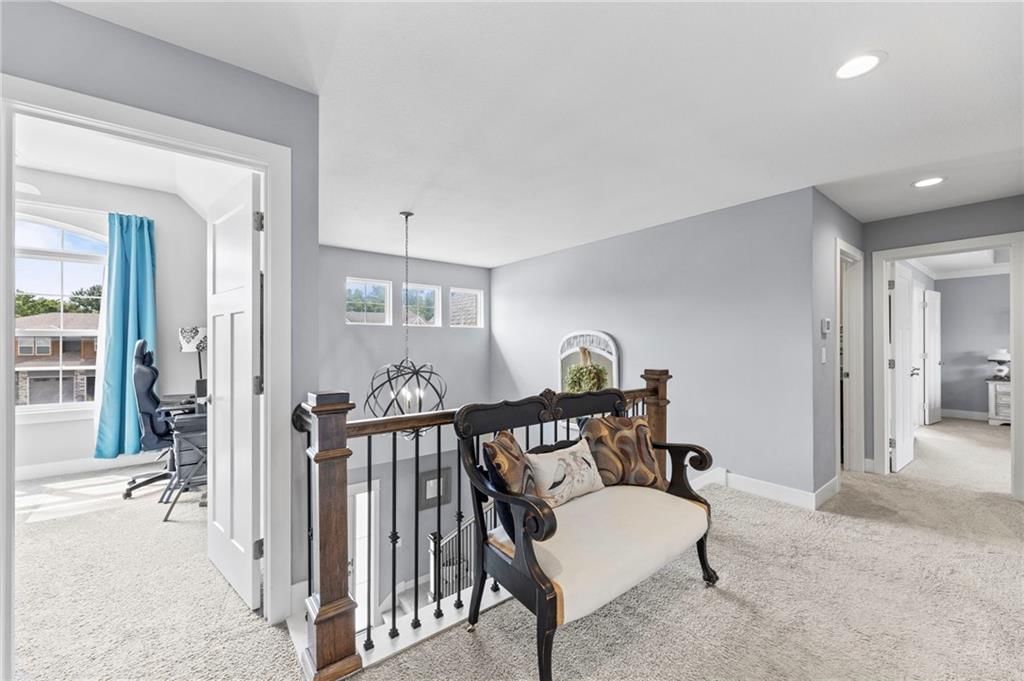 Photo 22 of 43 - 1800 Knoll Creek Lane, Raymore, MO 64083