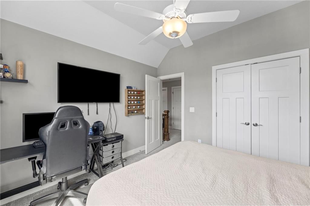 Photo 25 of 43 - 1800 Knoll Creek Lane, Raymore, MO 64083