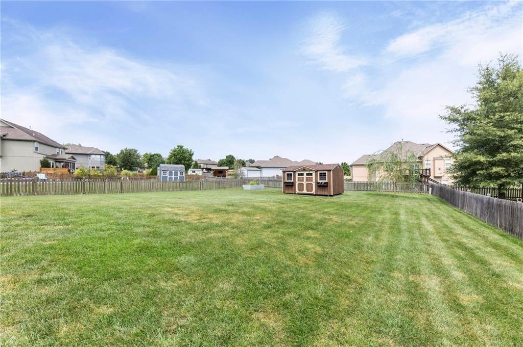 Photo 41 of 43 - 1800 Knoll Creek Lane, Raymore, MO 64083