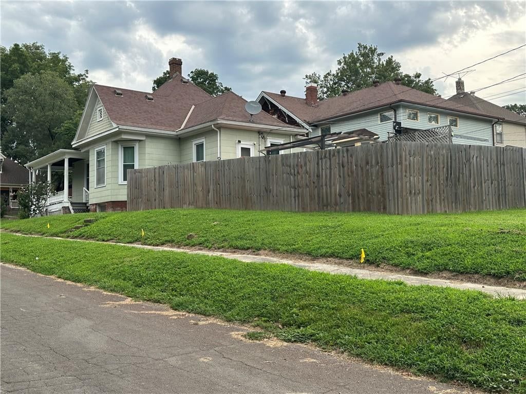 1601 Bloom Street — photo 9