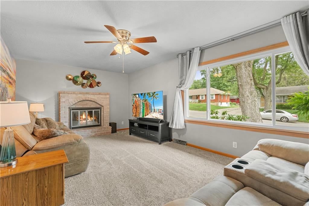 4200 S McCoy Street — photo 2