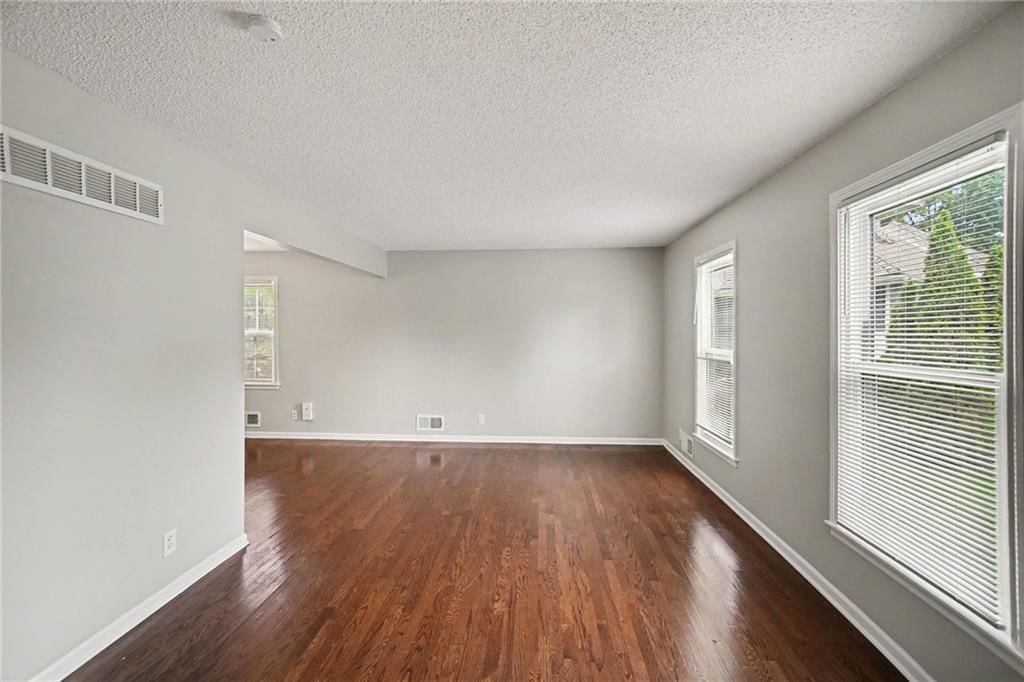 11901 E 54th Terrace — photo 8