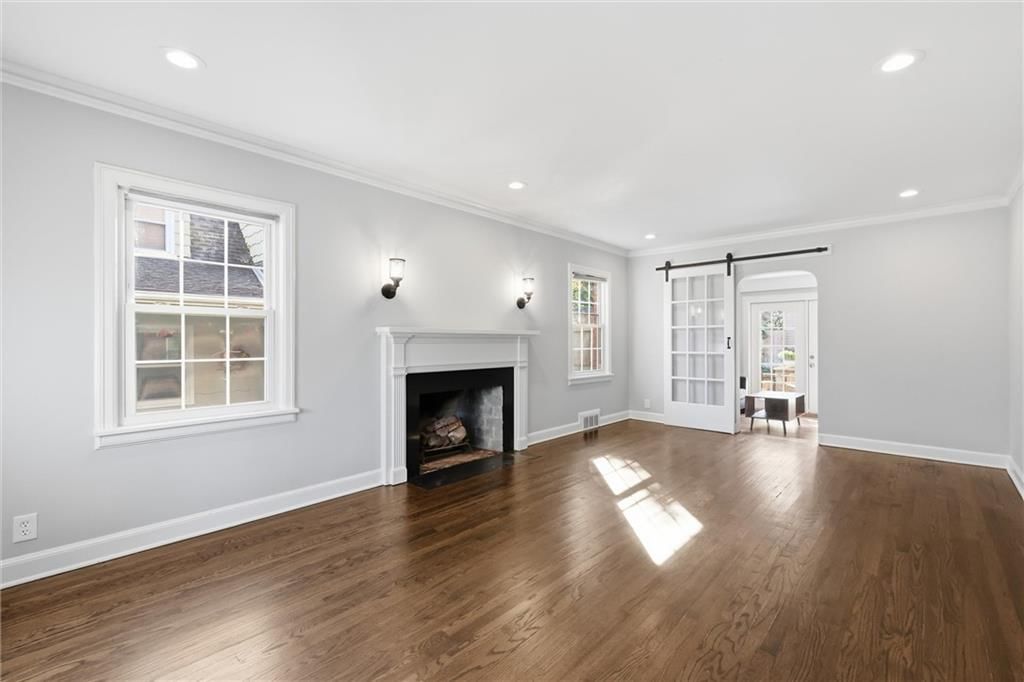 601 E 69 Street, Kansas City, MO