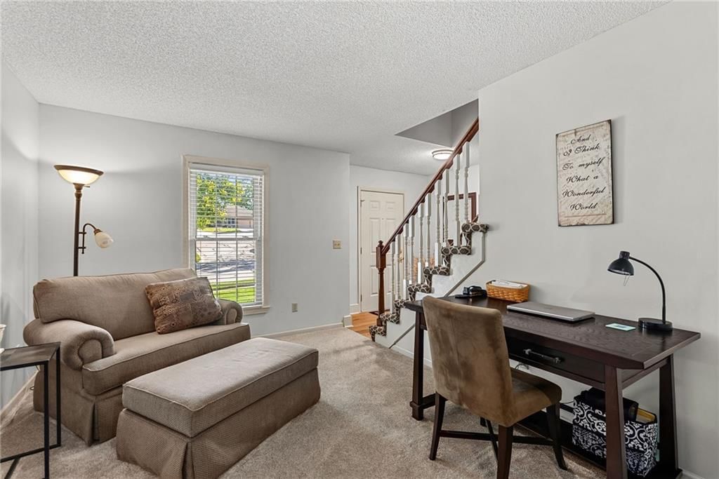 Photo 10 of 45 - 13608 W 68th Street, Shawnee, KS 66216