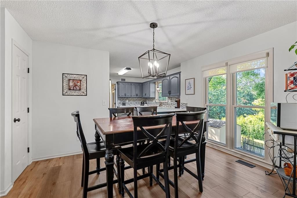 Photo 16 of 45 - 13608 W 68th Street, Shawnee, KS 66216