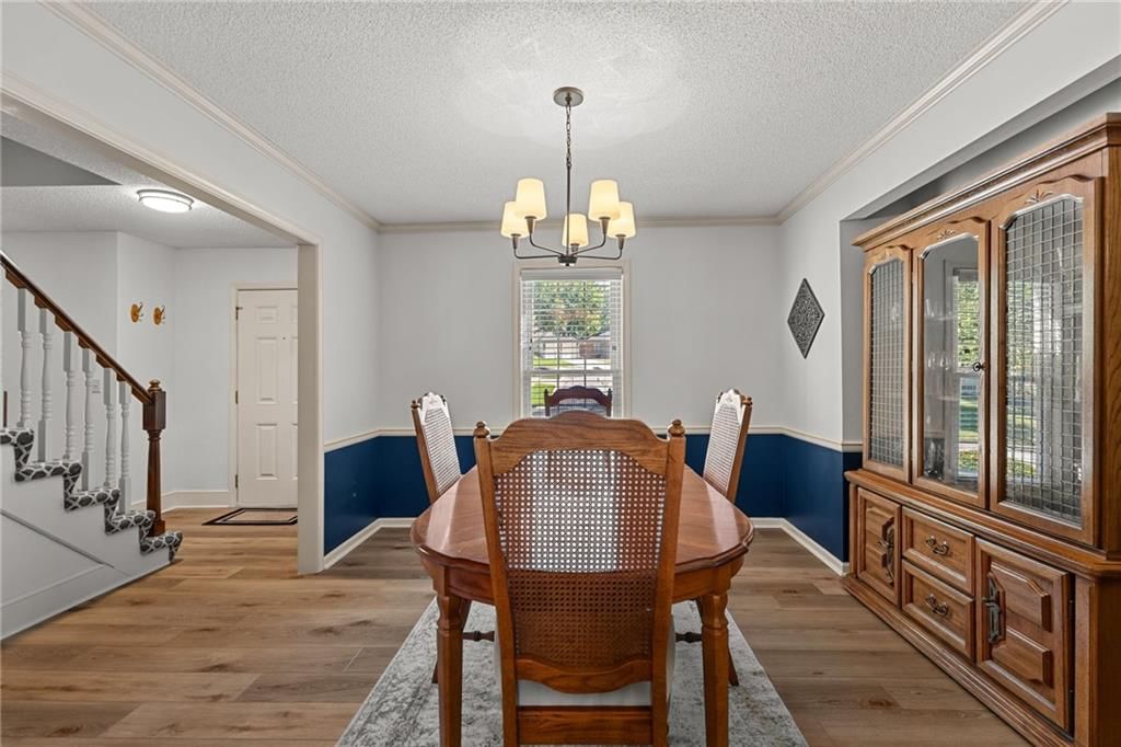 Photo 12 of 45 - 13608 W 68th Street, Shawnee, KS 66216