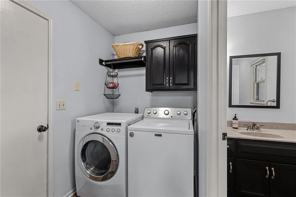 Photo 19 of 45 - 13608 W 68th Street, Shawnee, KS 66216