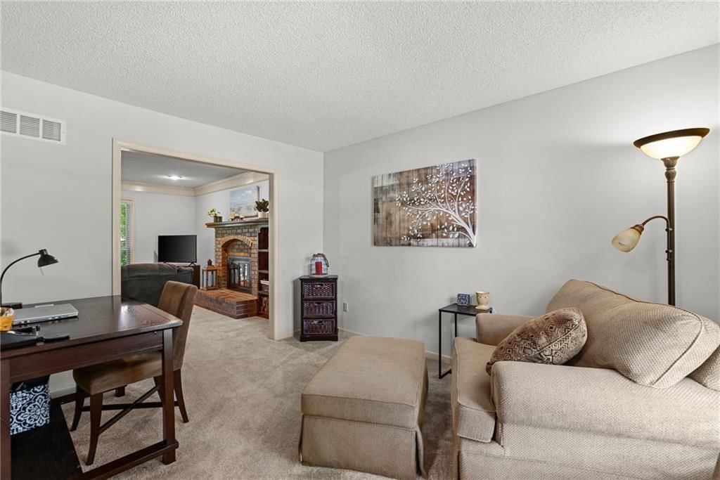 Photo 9 of 45 - 13608 W 68th Street, Shawnee, KS 66216