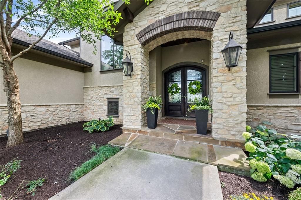 Photo 4 of 72 - 10755 NW 81st Street, Kansas City, MO 64152