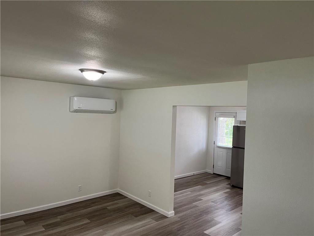 1030 W Ashland Street — photo 7