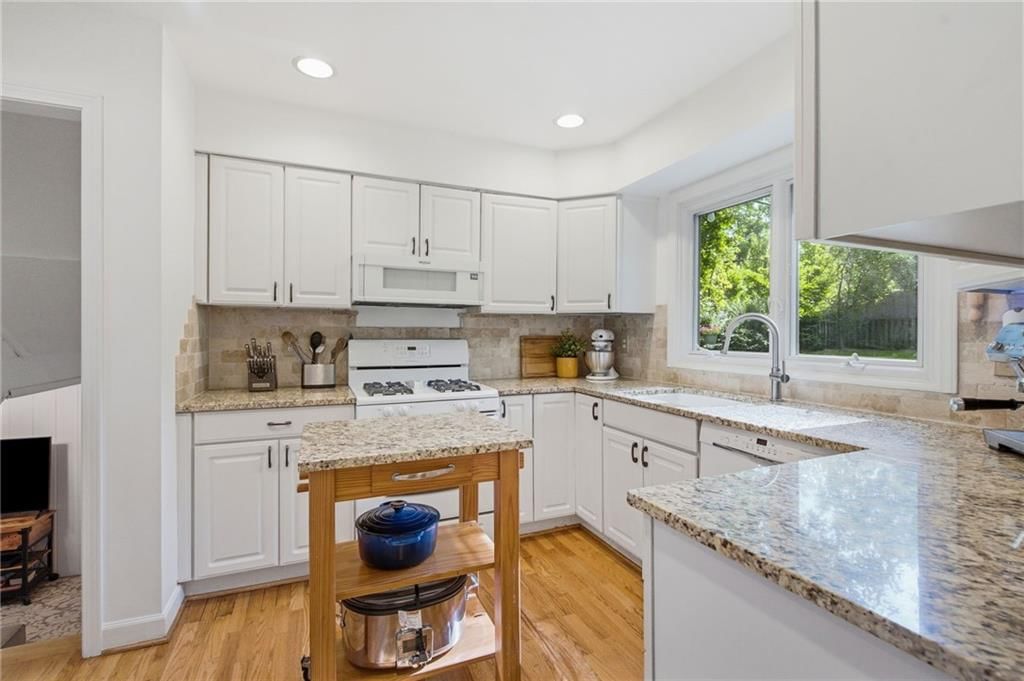 7523 Falmouth Street — photo 13